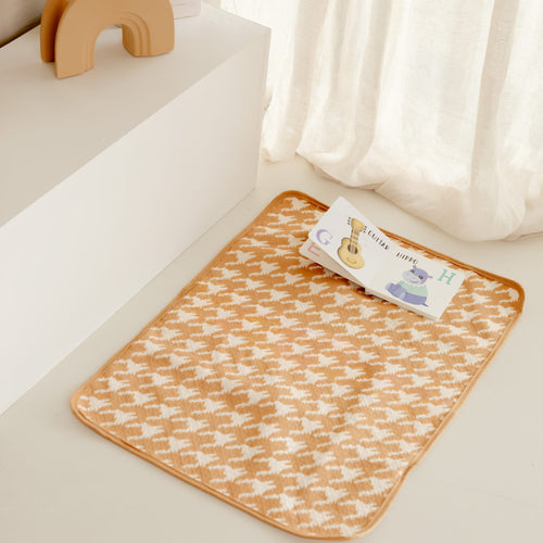 Golden-Hour Tazzy Mat