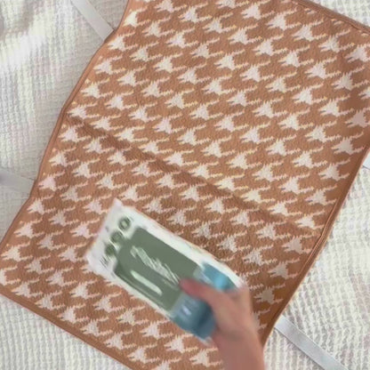 Golden-Hour Tazzy Mat